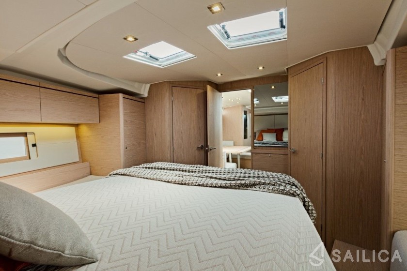 Oceanis 51.1 - Yacht Charter Sailica