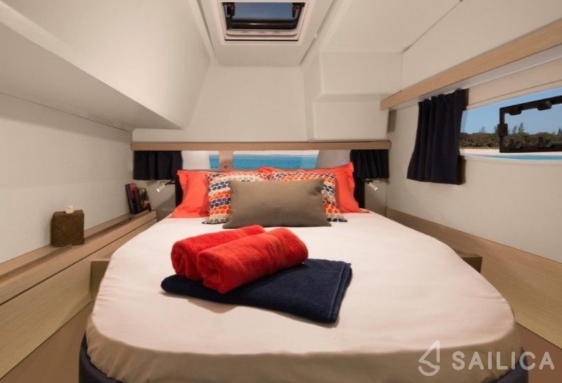 Lucia 40 - Yacht Charter Sailica