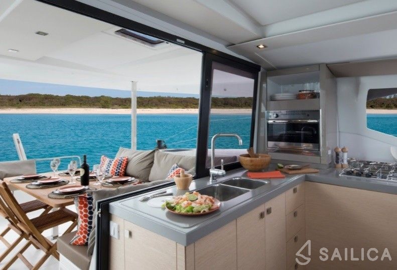 Lucia 40 - Yacht Charter Sailica