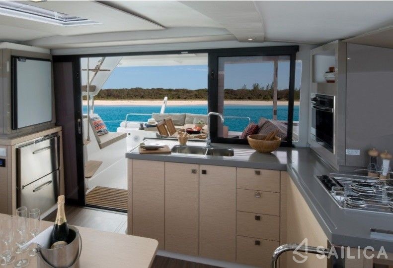 Lucia 40 - Yacht Charter Sailica