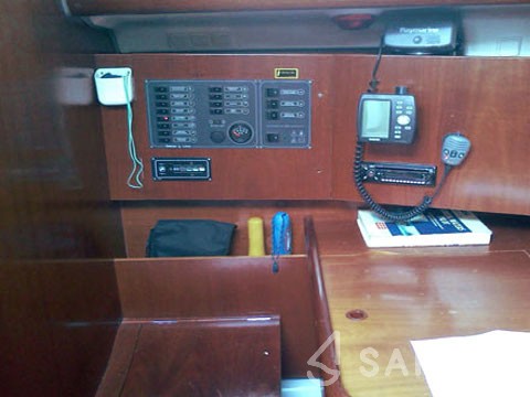Oceanis 393 Clipper - Yacht Charter Sailica