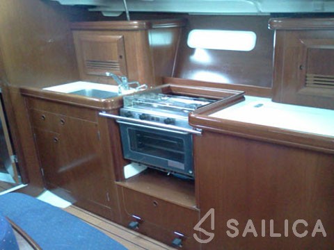 Oceanis 393 Clipper - Yacht Charter Sailica