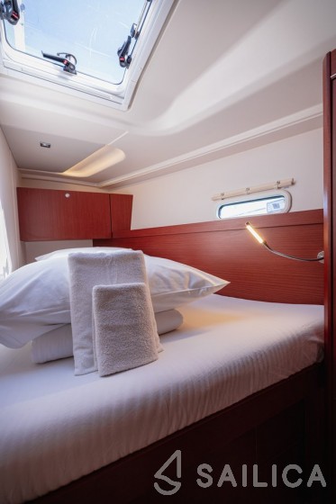 Hanse 455 - Yacht Charter Sailica