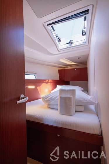 Hanse 455 - Yacht Charter Sailica