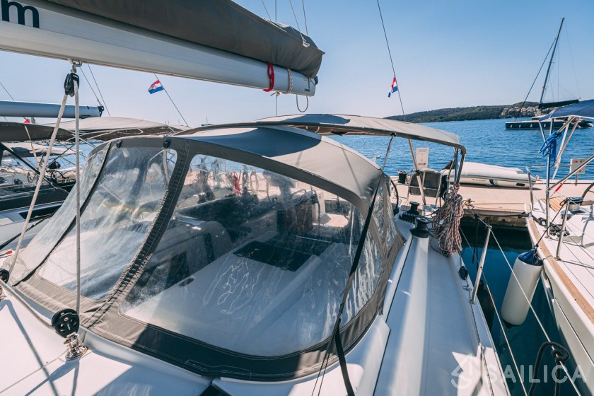 Hanse 455 - Yacht Charter Sailica