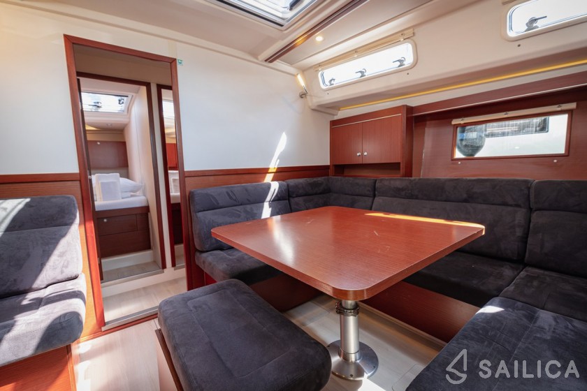 Hanse 455 - Yacht Charter Sailica