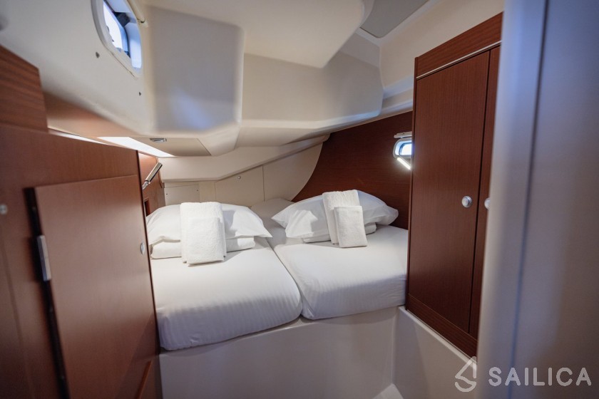Hanse 455 - Yacht Charter Sailica