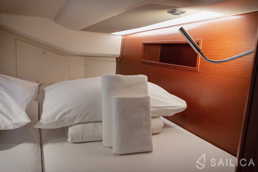 Hanse 455 - Yacht Charter Sailica