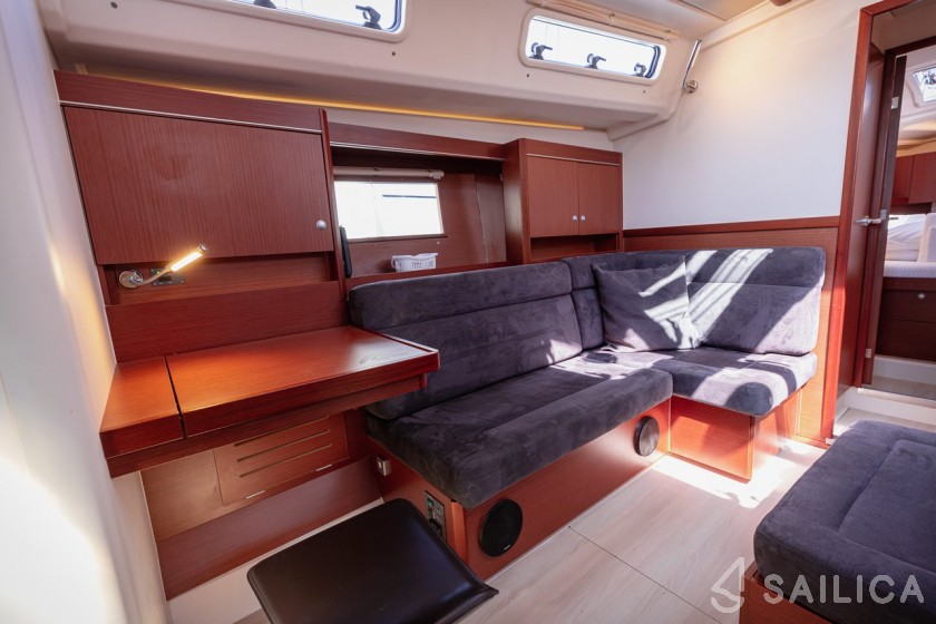 Hanse 455 - Yacht Charter Sailica