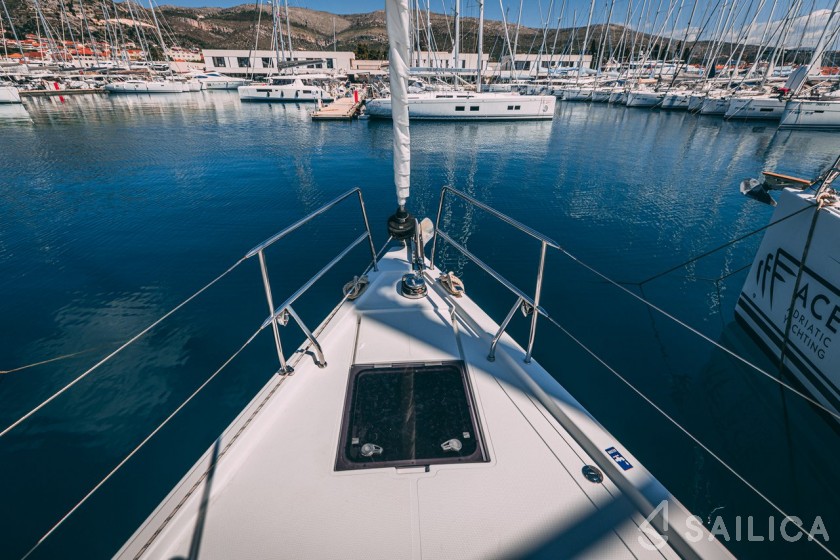 Hanse 455 - Yacht Charter Sailica