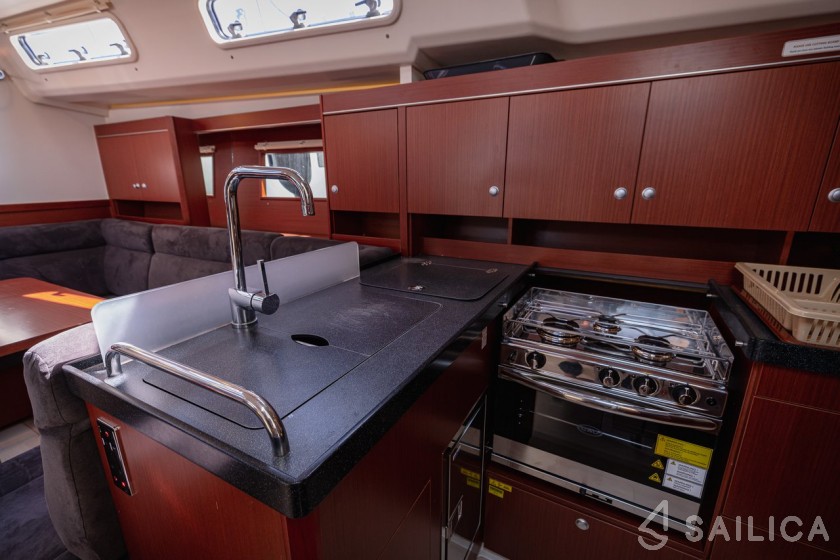 Hanse 455 - Yacht Charter Sailica