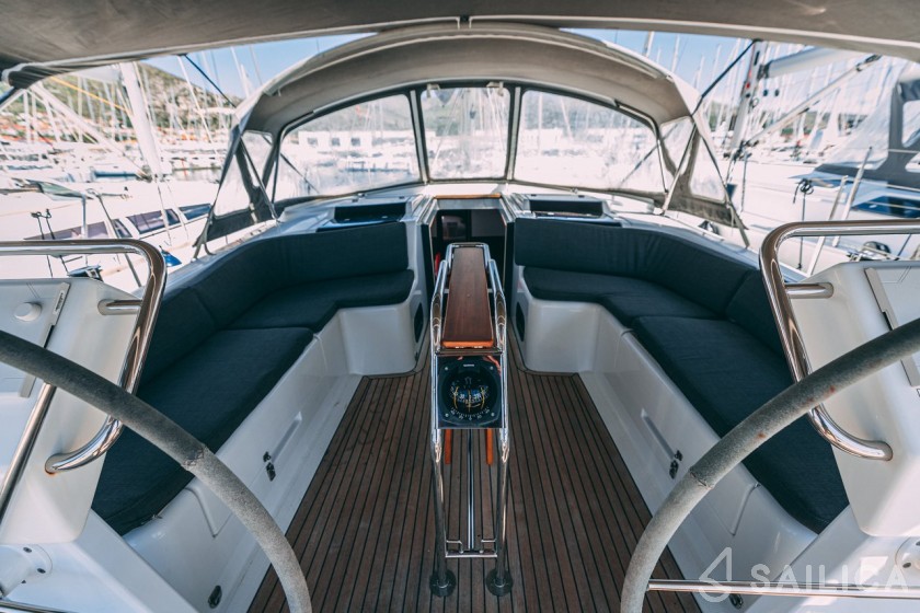 Hanse 455 - Yacht Charter Sailica