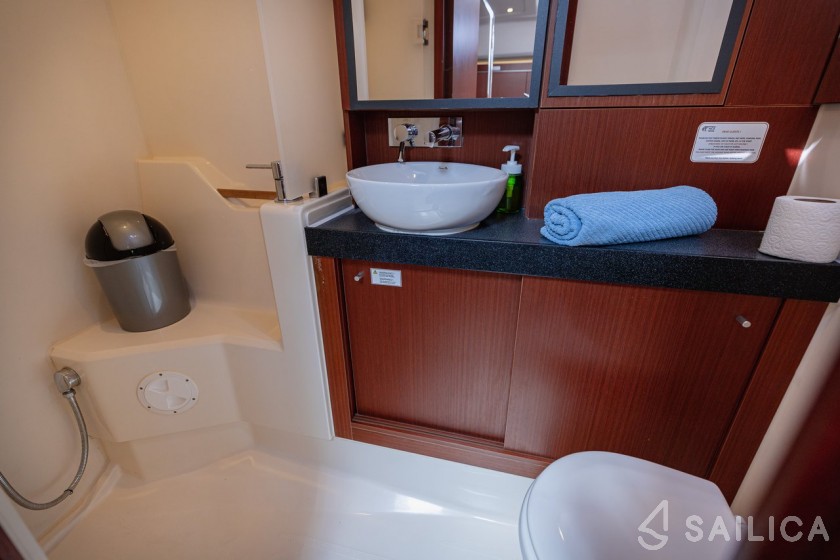 Hanse 455 - Yacht Charter Sailica
