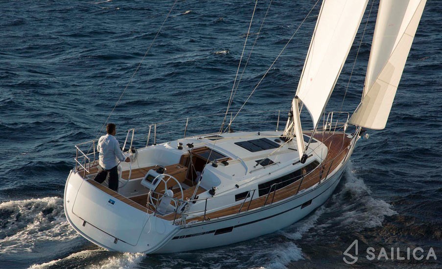 Bavaria Cruiser 37 - Yacht Charter Sailica