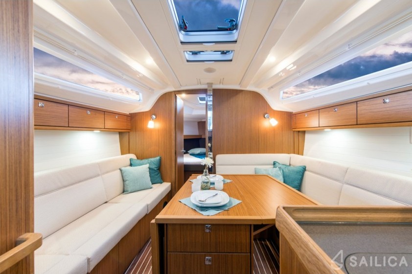 Bavaria Cruiser 37 - Yacht Charter Sailica
