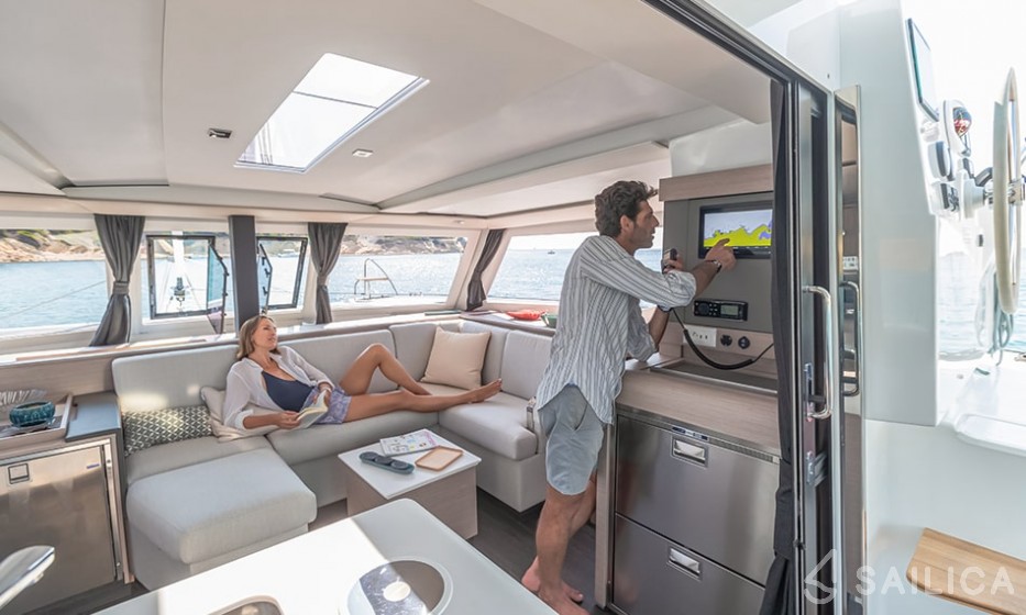 Isla 40 - Yacht Charter Sailica