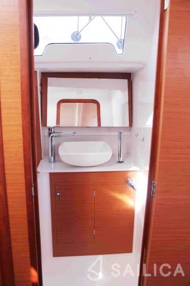 Dufour 382 GL - Yacht Charter Sailica