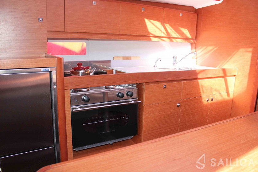 Dufour 382 GL - Yacht Charter Sailica