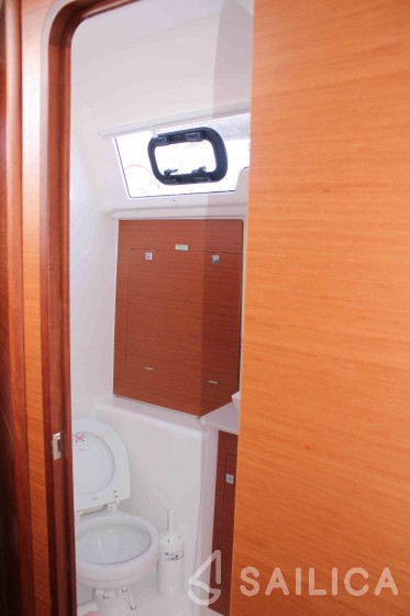 Dufour 382 GL - Yacht Charter Sailica