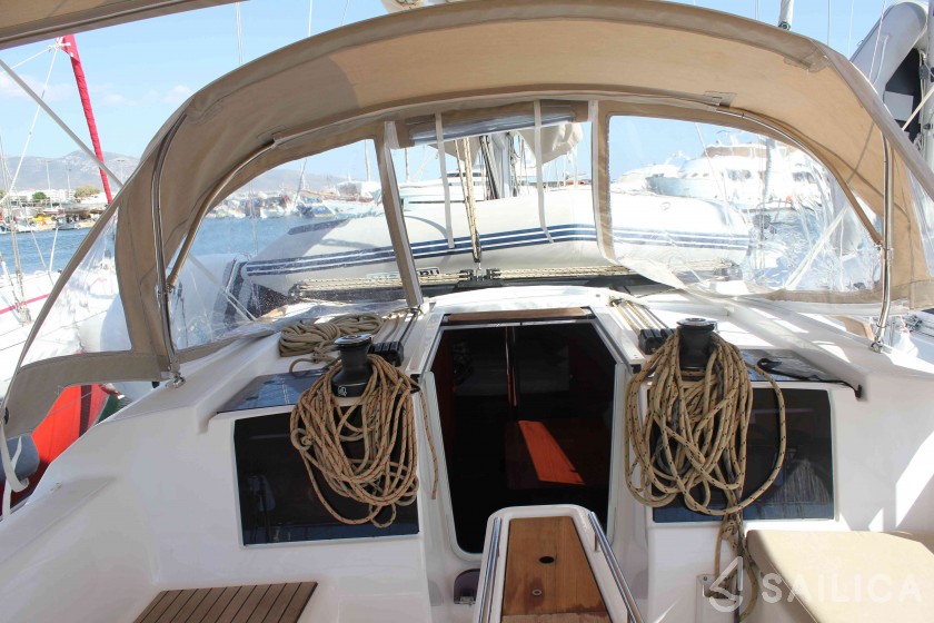 Dufour 382 GL - Yacht Charter Sailica