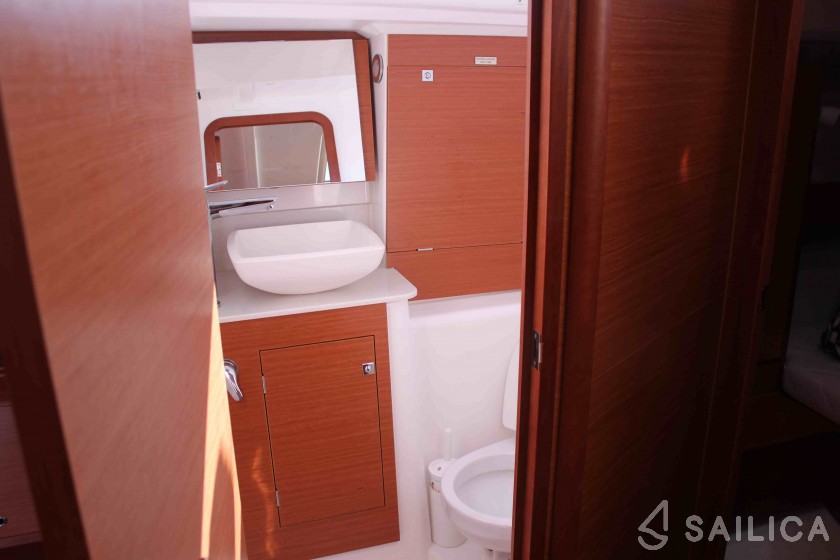 Dufour 382 GL - Yacht Charter Sailica
