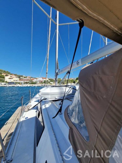 Bavaria 37 Cruiser - Yacht Charter Sailica