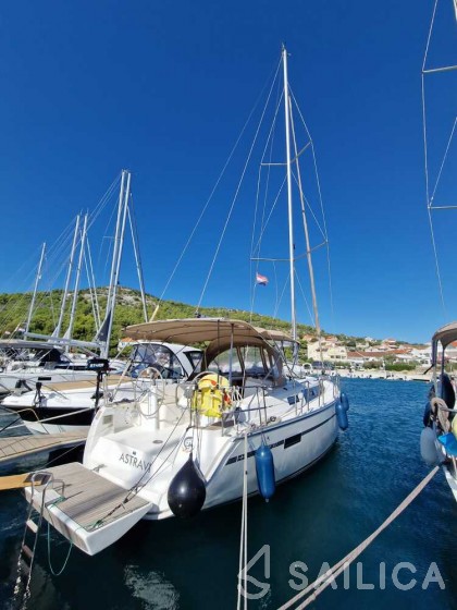 Bavaria 37 Cruiser - Yacht Charter Sailica