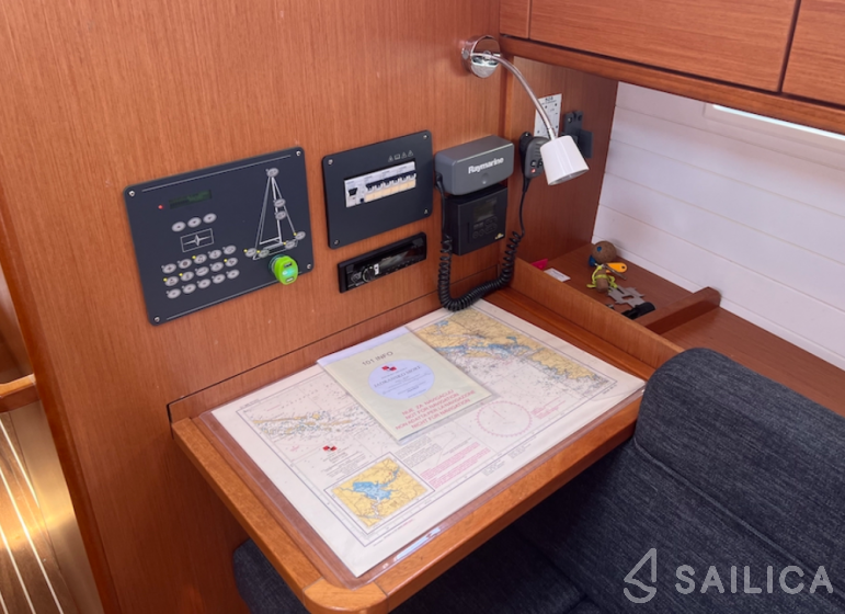 Bavaria 37 Cruiser - Yacht Charter Sailica