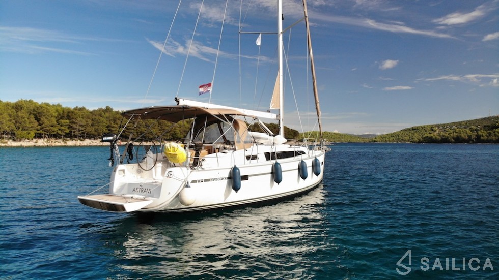 Bavaria 37 Cruiser - Yacht Charter Sailica