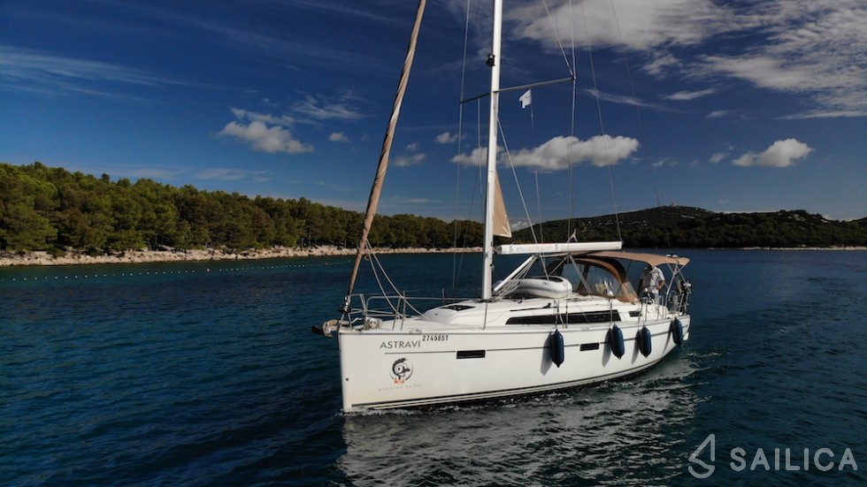 Bavaria 37 Cruiser - Yacht Charter Sailica