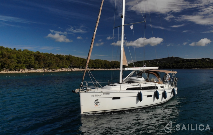 Bavaria 37 Cruiser - Yacht Charter Sailica