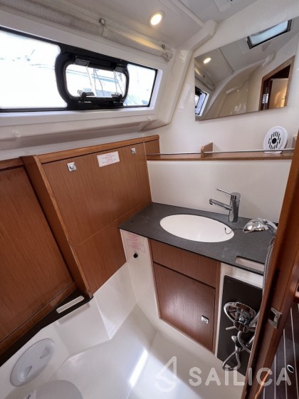 Bavaria 37 Cruiser - Yacht Charter Sailica