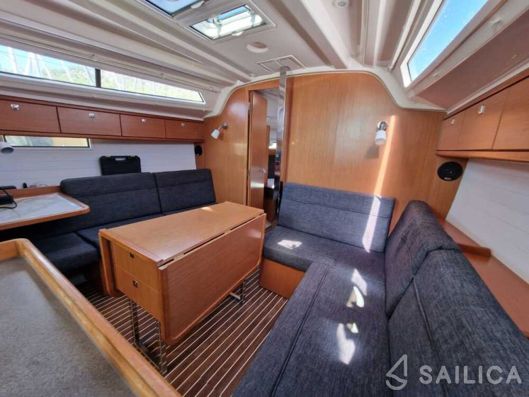Bavaria 37 Cruiser - Yacht Charter Sailica