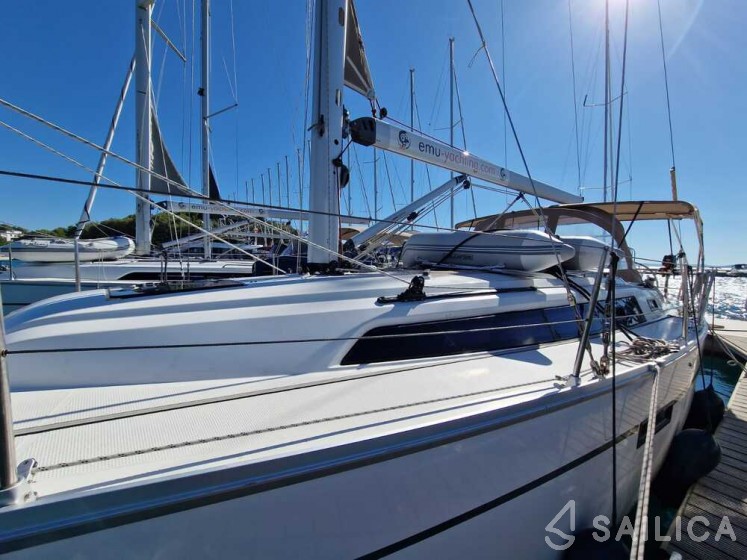 Bavaria 37 Cruiser - Yacht Charter Sailica