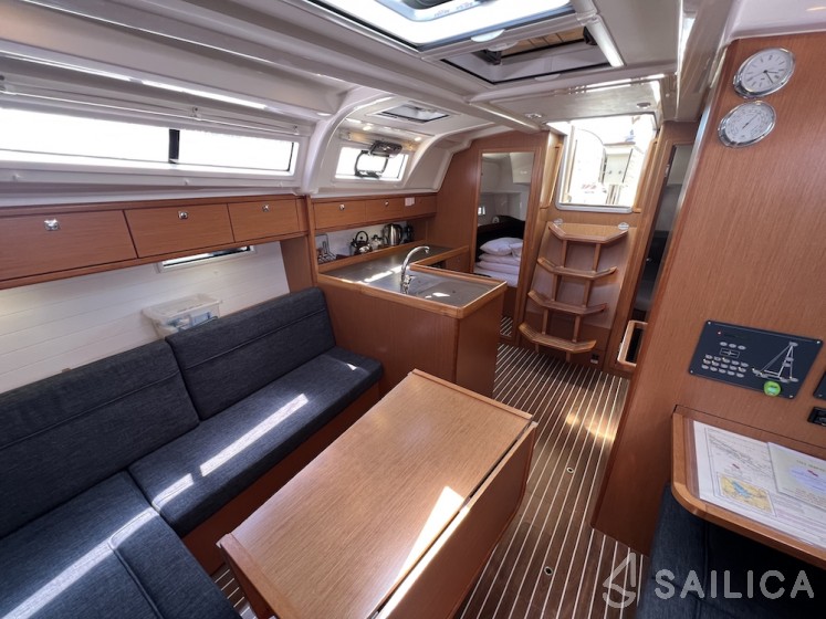 Bavaria 37 Cruiser - Yacht Charter Sailica