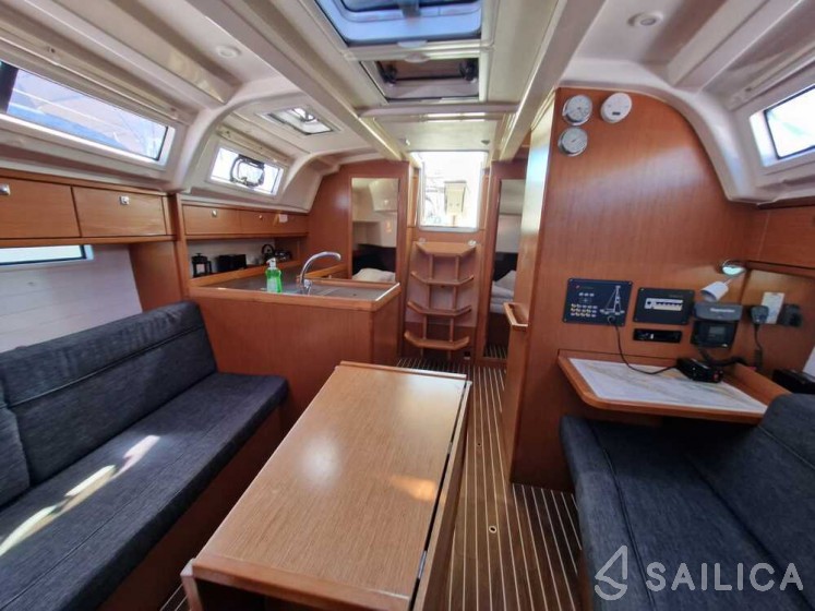 Bavaria 37 Cruiser - Yacht Charter Sailica