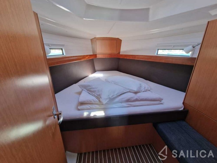 Bavaria 37 Cruiser - Yacht Charter Sailica