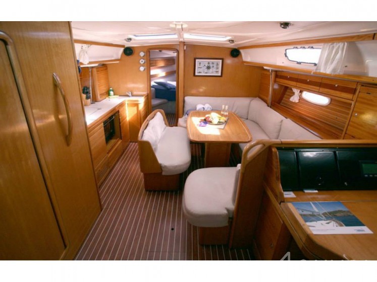 Bavaria 39 Cruiser - Yacht Charter Sailica