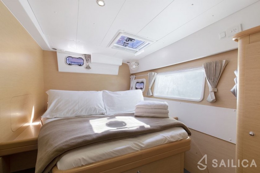 Lagoon 421 - Yacht Charter Sailica