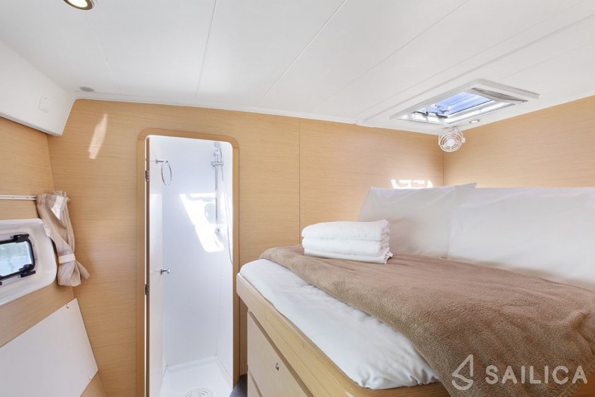Lagoon 421 - Yacht Charter Sailica
