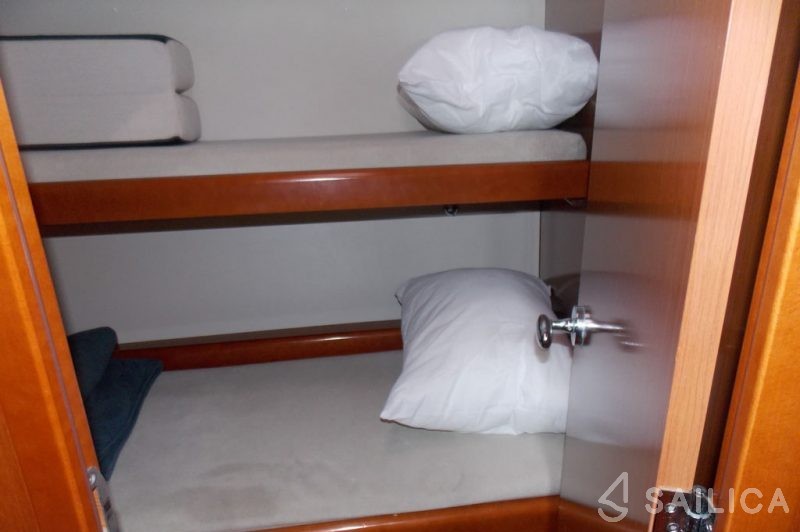 Oceanis 46 - Yacht Charter Sailica