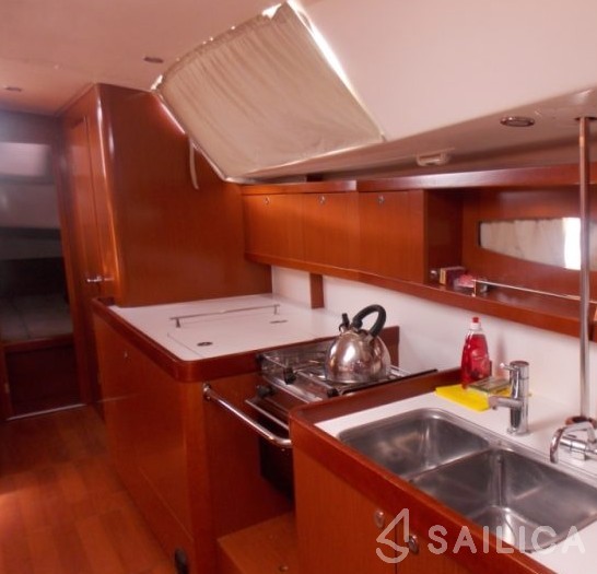 Oceanis 46 - Yacht Charter Sailica