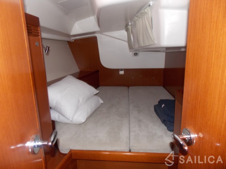 Oceanis 46 - Yacht Charter Sailica