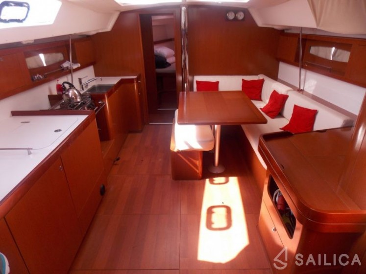 Oceanis 46 - Yacht Charter Sailica