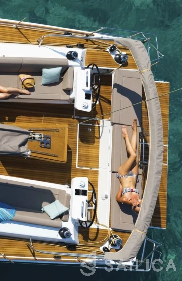 Dufour 520 GL - Yacht Charter Sailica