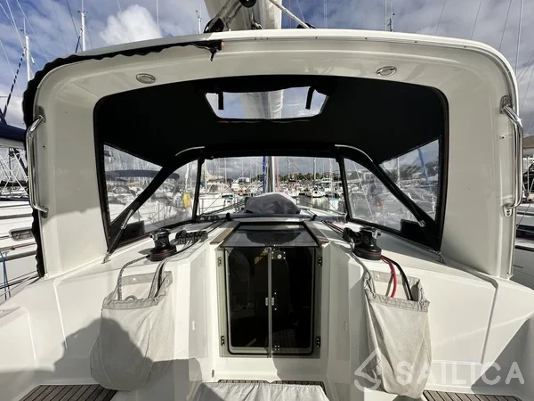 Oceanis 38.1 - Yacht Charter Sailica