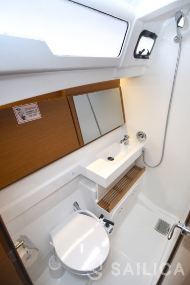 Sun Odyssey 490 - Yacht Charter Sailica
