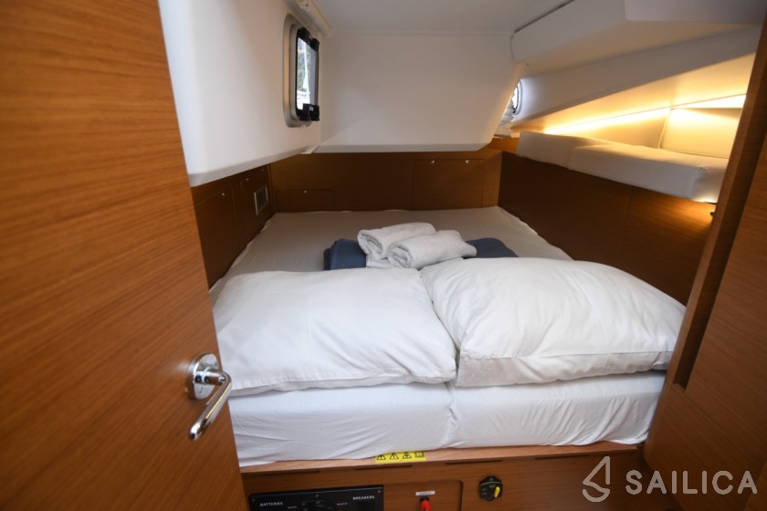 Sun Odyssey 490 - Yacht Charter Sailica