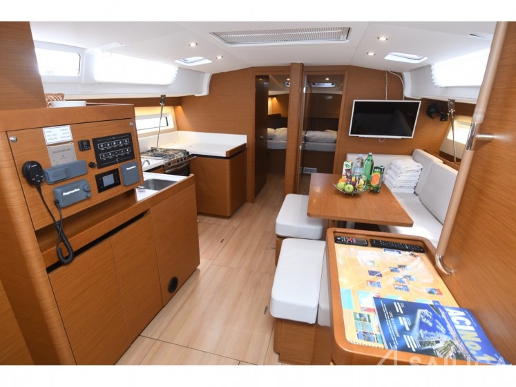Sun Odyssey 490 - Yacht Charter Sailica