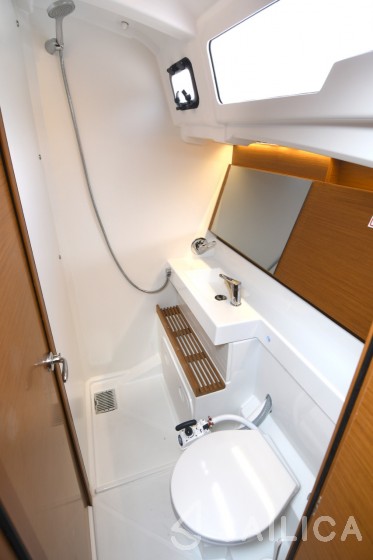 Sun Odyssey 490 - Yacht Charter Sailica